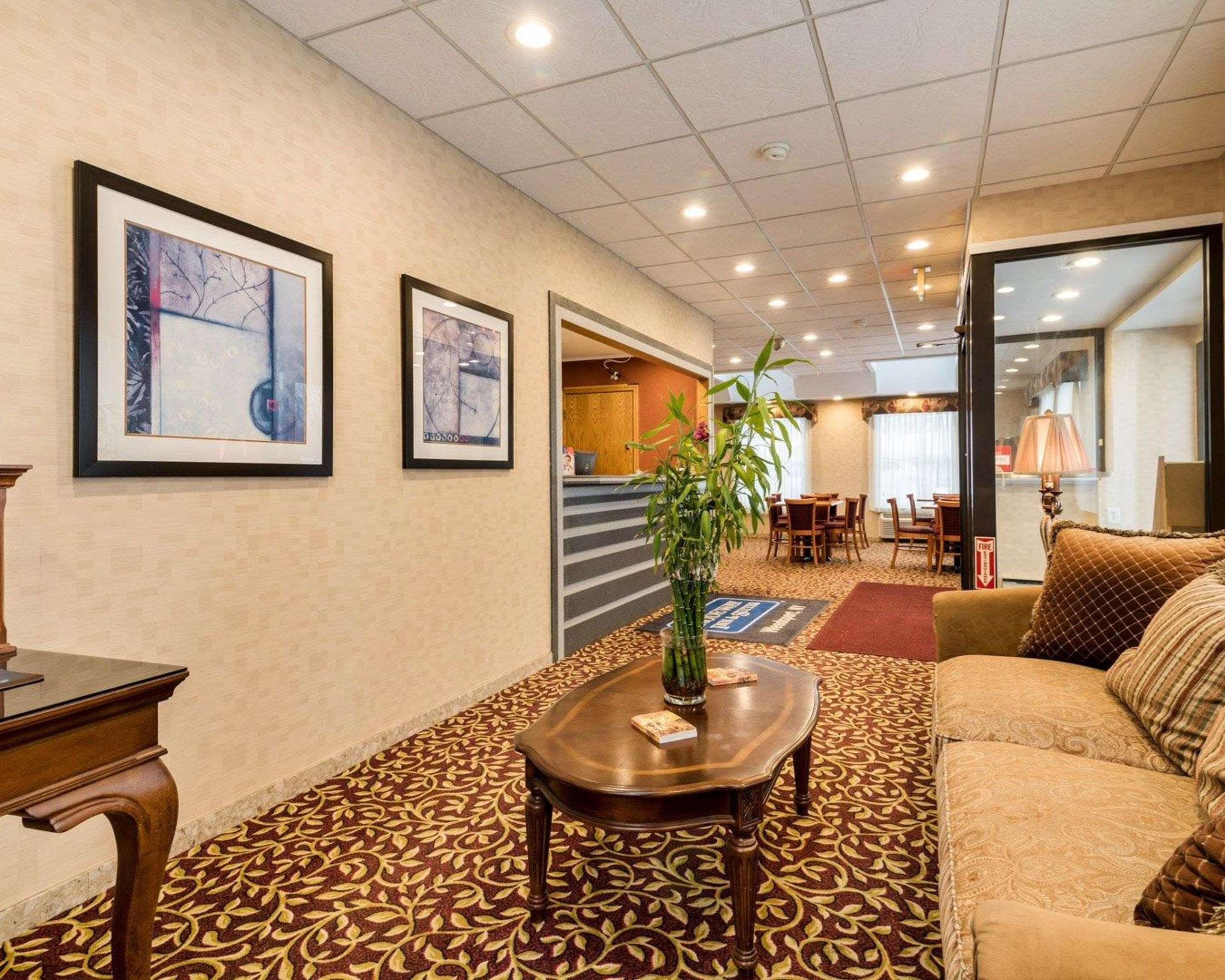 Rodeway Inn Weedsport Екстер'єр фото