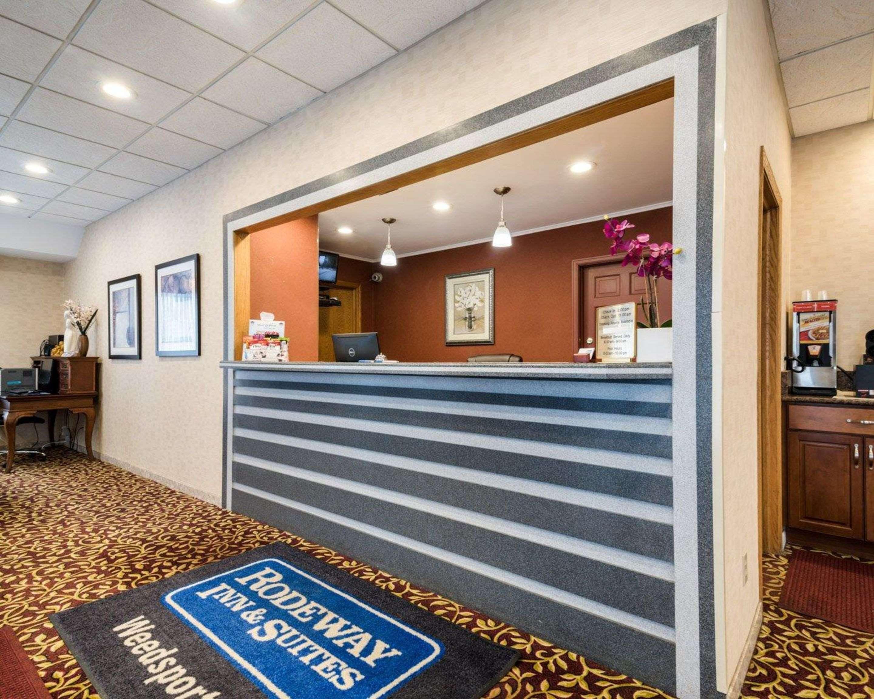 Rodeway Inn Weedsport Екстер'єр фото