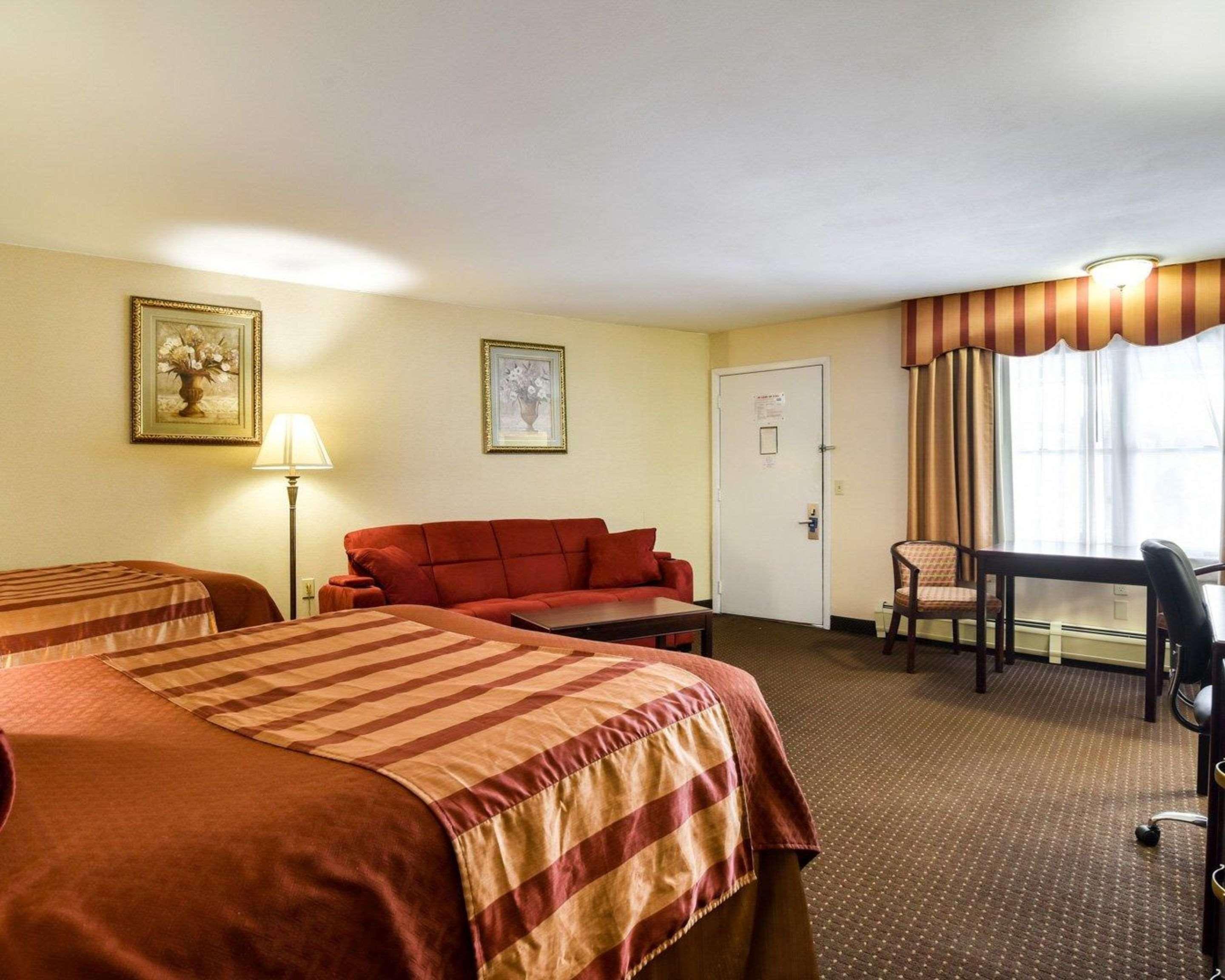 Rodeway Inn Weedsport Екстер'єр фото
