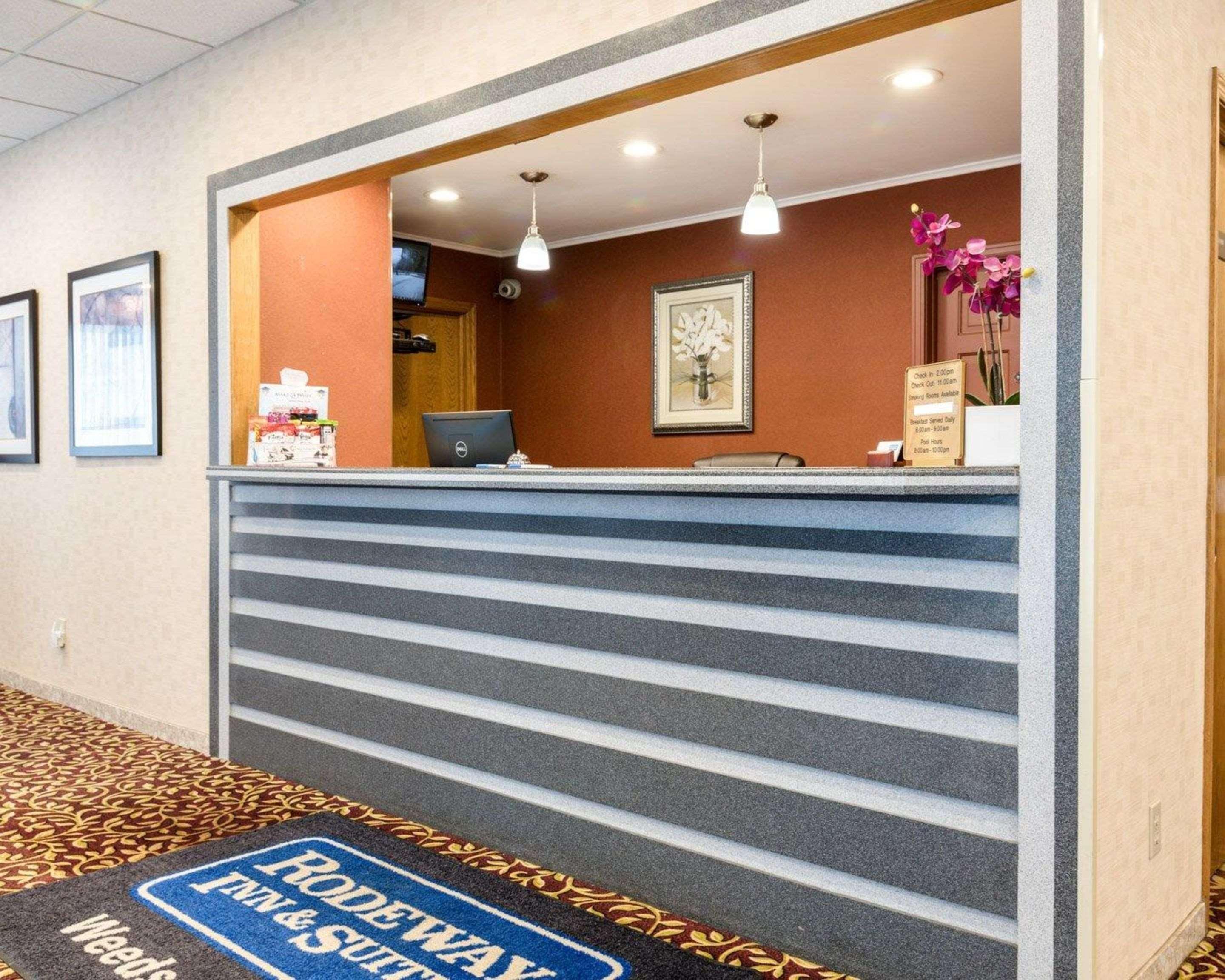 Rodeway Inn Weedsport Екстер'єр фото